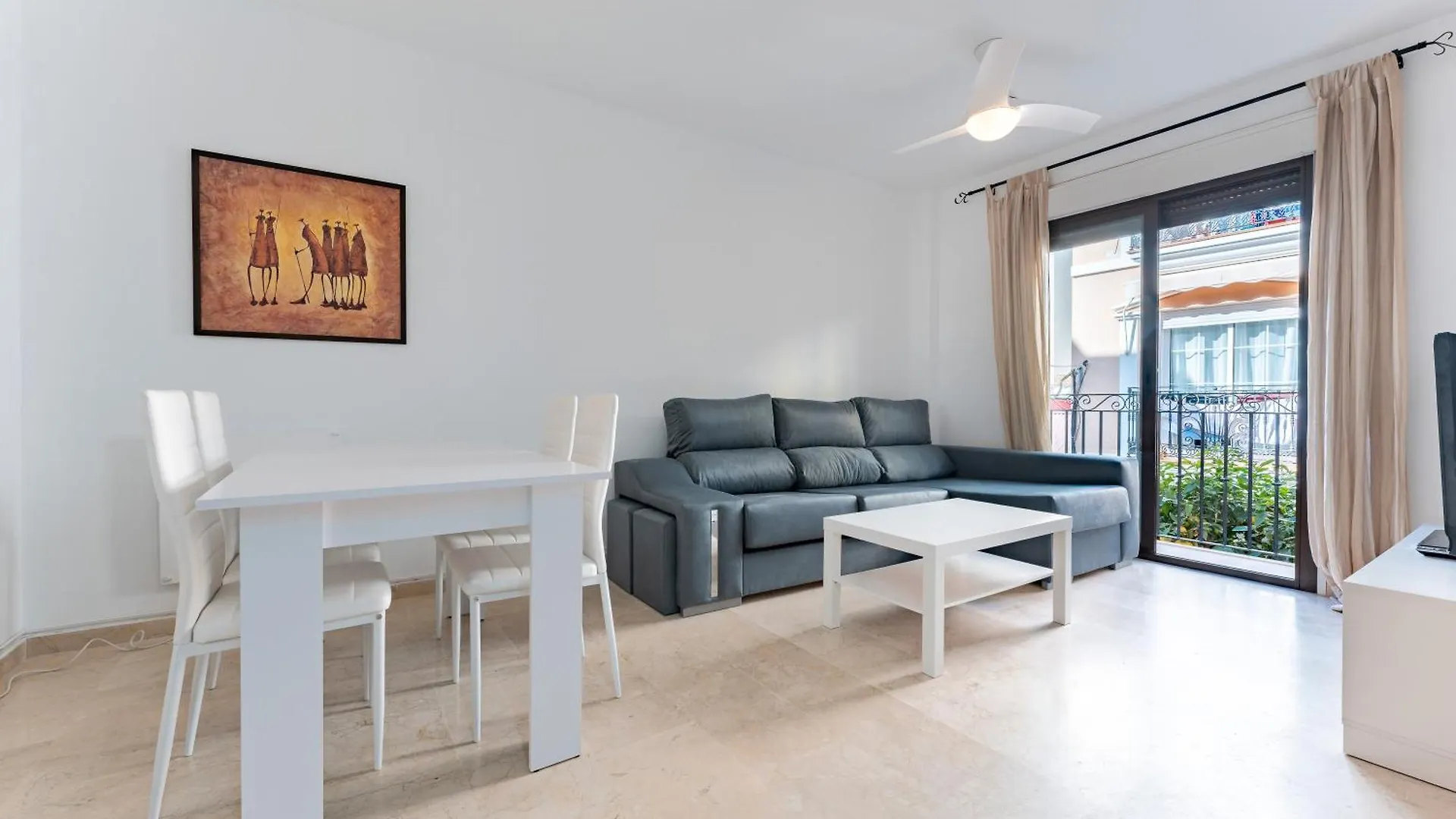 Town Apartment In Fuengirola Centre location